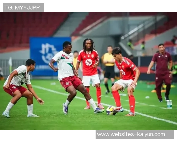 日本与巴西热身赛精彩对决球迷期待两国足球风采的巅峰对抗